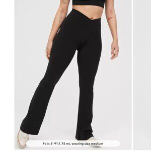 OFFLINE by Aerie Real Me High waisted crossover flare leggings - Size M